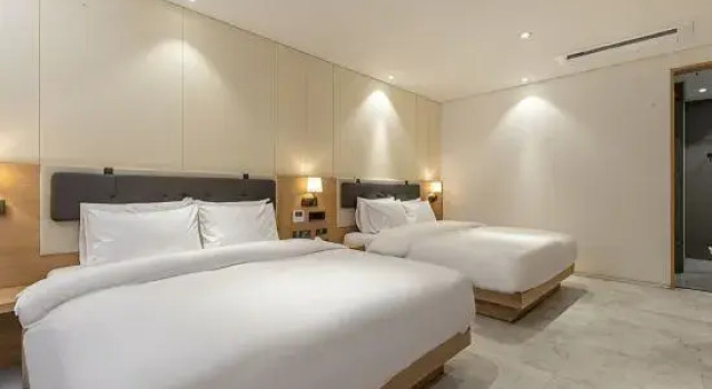 Номер Standard Masan Daisy Hotel