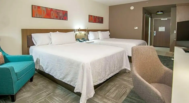 Четырёхместный номер Premium Hilton Garden Inn Jackson/Clinton