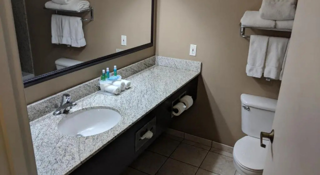 Люкс Clarion Pointe Medford