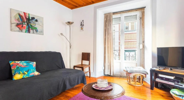 Alfama's Flat With a National Pantheon View