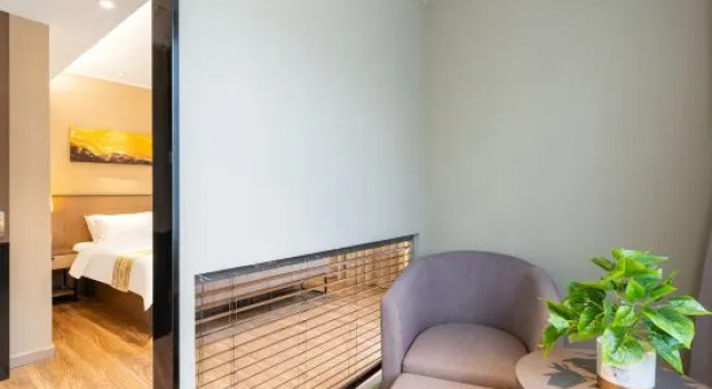 Люкс Home Inn Select Hotel (Jinan Gaoxin Wanda Qilu Software Park Subway Station Branch)