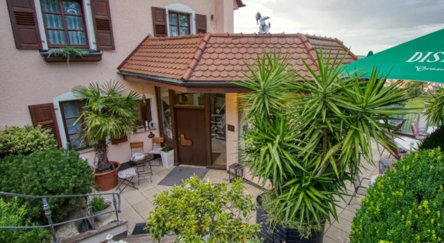 Hotel Neckarblick, Забронировать Отель Бад-Вимпфен Бретцфельд, рядом с Wimpfen Imperial Palace