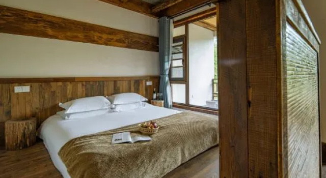Двухместный люкс с балконом Anji Zhuyou Homestay