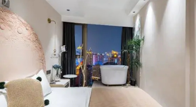 Люкс Luxury с 4 комнатами Huike Homestay