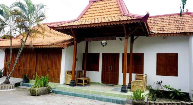 Limasan Wongso by WeStay, Book Guesthouse Sleman Yogyakarta Province