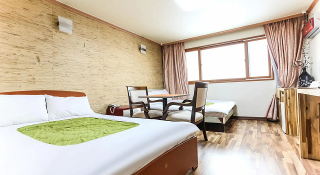 Green and Blue Hotel, Boek Hotel Hotels in Gangwon-Do met parkeren, Parkeren