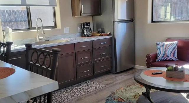 Serene New Build,1 bdrm guesthouse in Red Rock Country in W. Sedona, Забронировать Отель Седона Verde Valley Wine Country, рядом с Gateway Visitor Centers