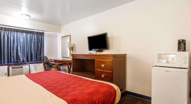 Двухместный номер Standard Rodeway Inn & Suites Madison East