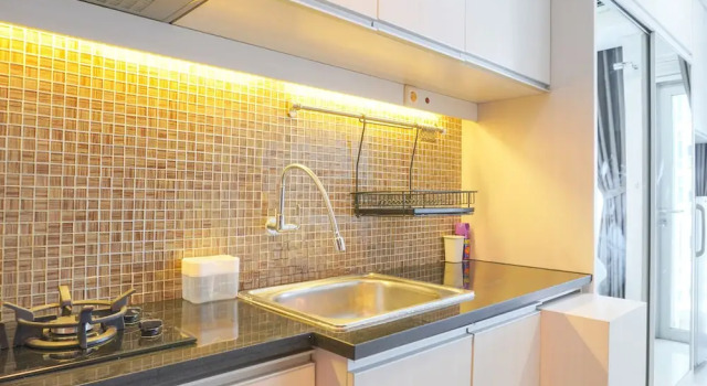 Студия Strategic And Well Designed Studio Apartment At Capitol Park Residence