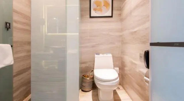 Люкс Charm City Kai Guan Hotel (Chengdu West Railway Station Qingyang Wanda)