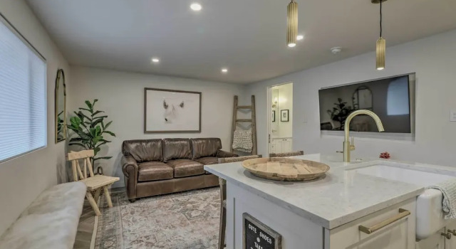 Апартаменты Aspen Condo w/ Mountain Views & Ski Access!