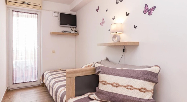 Nice Apartment in Pula With Outdoor Swimming Pool, Wifi and 2 Bedrooms
