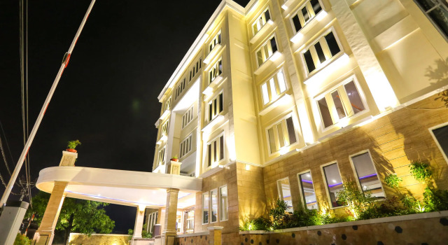 Sylvia Hotel Premier Kupang, Забронировать Отель Отели Купанг с парковкой, Парковка