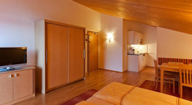 Haus Sebastian, Забронировать Отель Лех Lech - Zürs, рядом с Горнолыжный подъемник Шлегелькопфбан