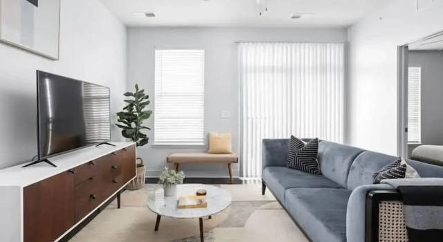 CozySuites Stunning 4BR near WholeFoods, จอง โรงแรม อินเดียแนโพลิส Indiana