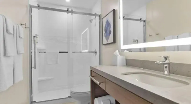 Двухместный люкс c 1 комнатой Candlewood Suites Collingwood by IHG