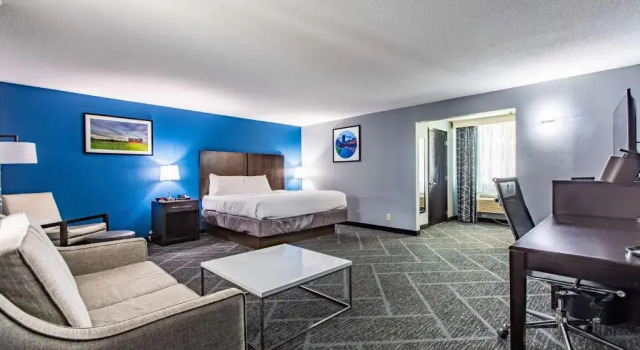 Двухместный номер Executive с видом на бассейн Best Western Rochester Hotel Mayo Clinic Area/ St. Marys