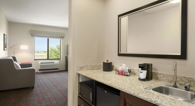 Hampton Inn & Suites Phoenix Glendale-Westgate, Buchen Sie Hotel Glendale Phoenix und Umgebung