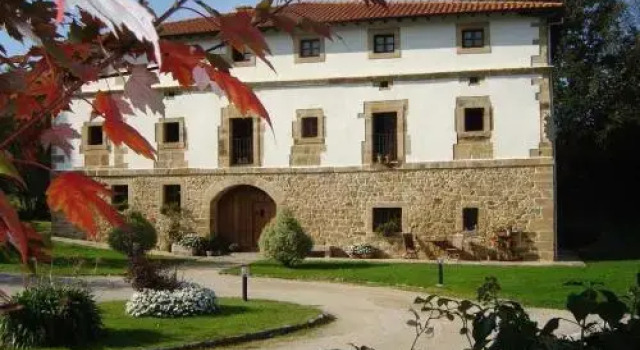 Casona de San Pantaleón de Aras