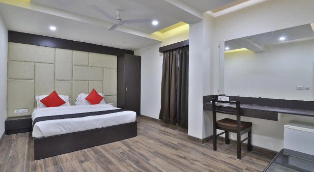 Capital O 41581 Hiriz Hotel, Buchen Sie Hotel Gandhidham Gujarat