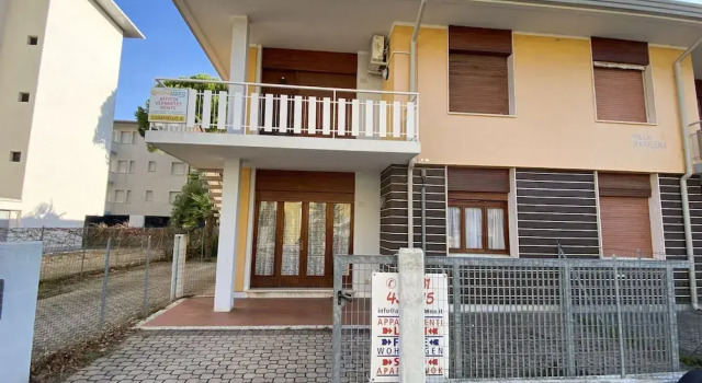 Park 17 in Bibione With 2 Bedrooms and 1 Bathrooms, Prenota Appartamento Hotel a Veneto con parcheggio, Parcheggio