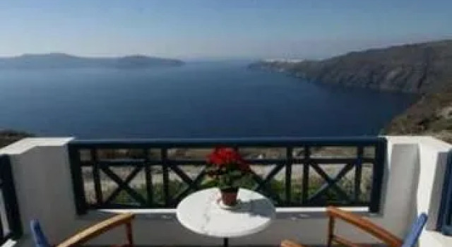 Imerovigli Palace