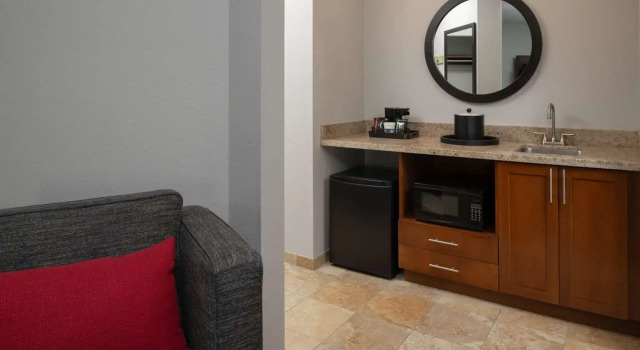 Одноместный люкс Hampton Inn and Suites Seattle - Airport / 28th Avenue