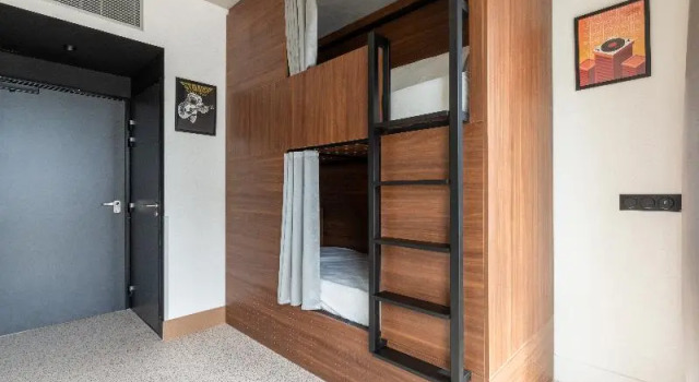 Кровать в общем номере JOST Hôtel Bordeaux Centre Gare Saint Jean