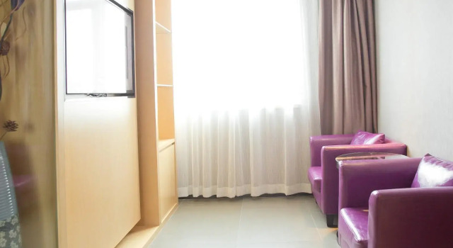 Полулюкс Lavande Hotel Dongguan Humen Square
