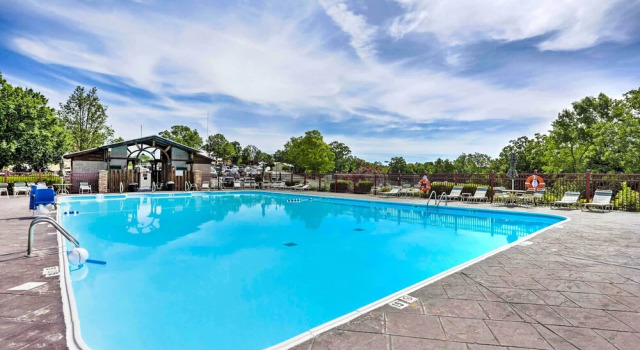 Апартаменты с 2 комнатами с балконом Branson Retreat w/ Balcony & 18-hole Golf Course!