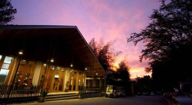 Belum Rainforest Resort, Book Ferieresort 3-stjernede hoteller i Gerik, 3*