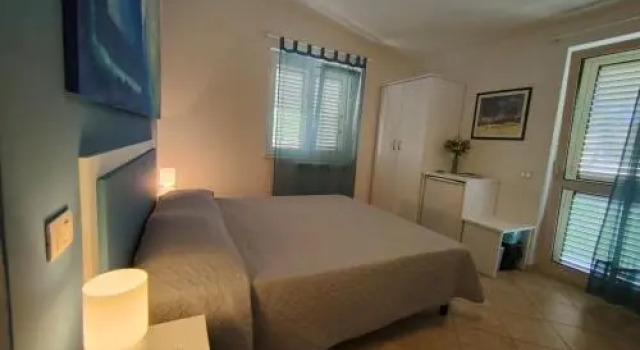 Bed and BreakSlow Gullo, Book Hotel Brivadi 