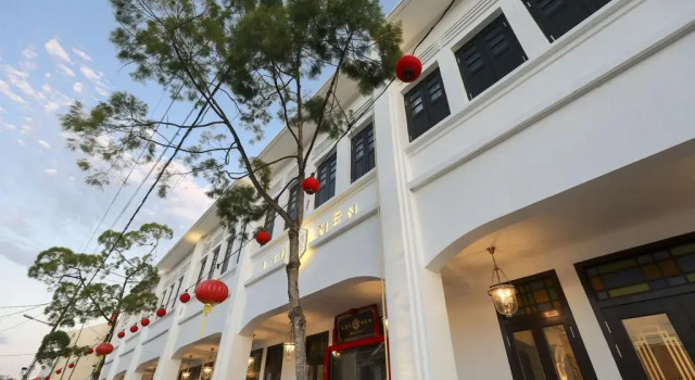 Кровать в общем номере Liu Men Melaka