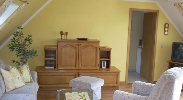 Beautiful Apartment in Wischuer with Fenced Garden