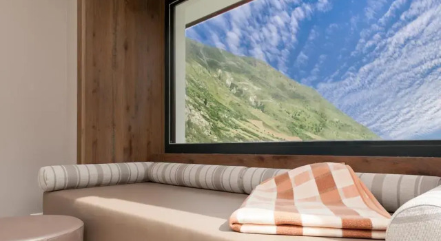 Josl Mountain Lounging Hotel
