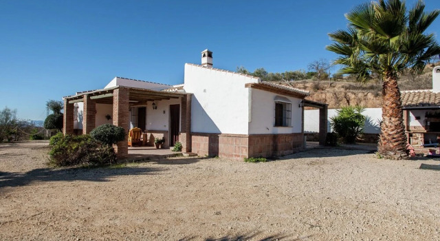 Roofed Cottage in Andalusia with fantastic pool and garden