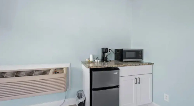 Двухместный номер Standard с балконом и рядом с пляжем Oceanfront Inn II