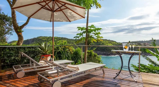 Двухместный номер Deluxe с балконом и с видом на море Cliffside Luxury Inn