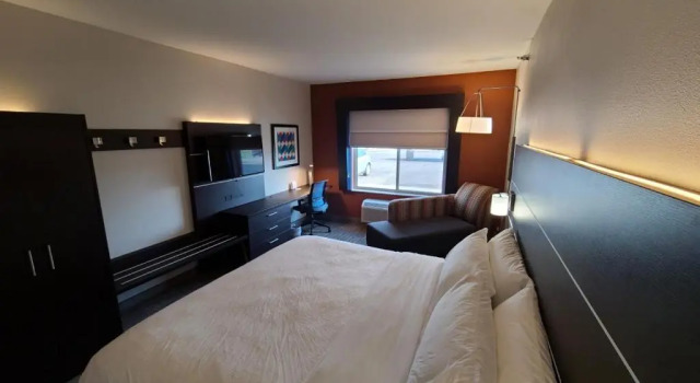 Номер Standard Holiday Inn Express & Suites Sheldon by IHG
