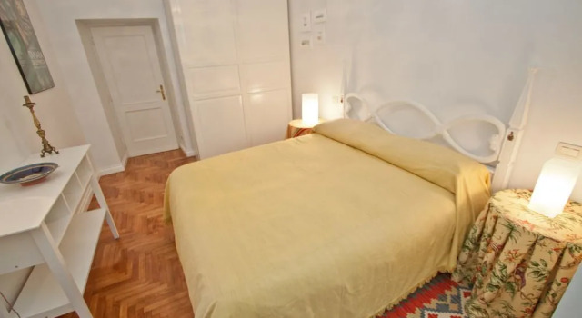 Rental In Rome Maximum, Забронировать Отель Сан-Джованни Рим, рядом с Piazza della Madonna dei Monti