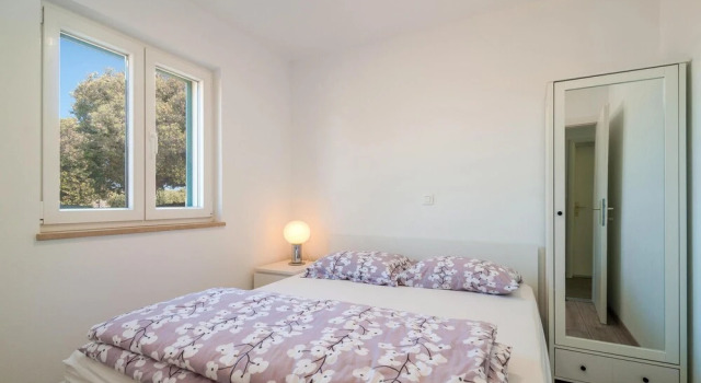 2 Bedroom Stunning Home In Postira, Prenota Hotel Hotel a Croatian Islands con piscina, Piscina