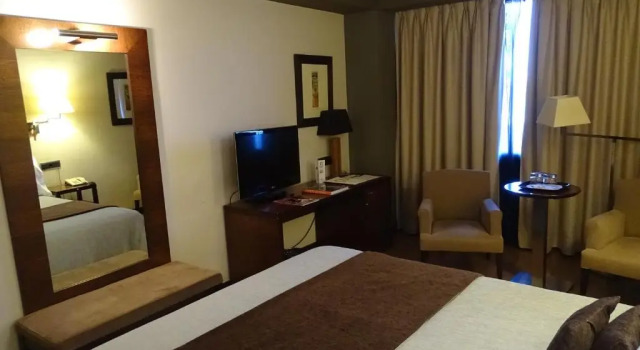 Hotel Spa Balfagon, Rezerwuj Ośrodek wypoczynkowy Hotele w Aragonia z basenem, Basen