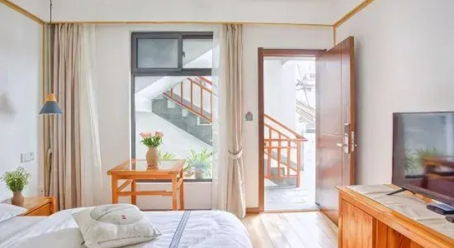 Семейный люкс с 2 комнатами Dali Ruoxianju Bed and Breakfast (Foreigner Street Branch)