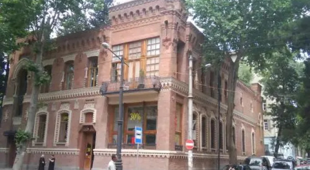 Megi's Guest House, Забронировать Гостевой дом Тбилиси Регион Тбилиси, рядом с Tеатр имени Марджанишвили