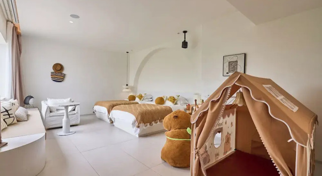 Четырёхместный семейный номер Standard с частичным видом на океан Miyue Shenzhen Blue and White Holy Island Cliff Pool Hotel
