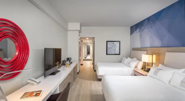 Четырёхместный номер Deluxe The Summit Hotel