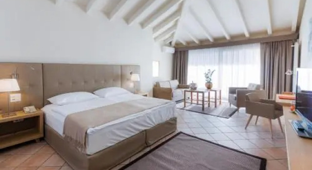Villa Delta Suites House