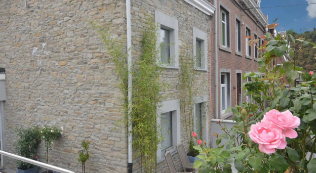 Charming Holiday Home with Terrace, 预订 酒店 Tilff Pays d'Ourthe-Amblève