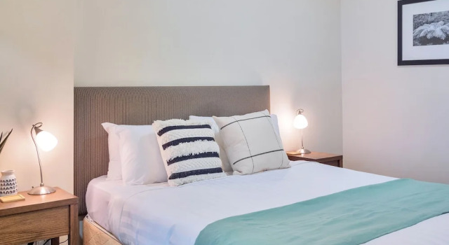 Central Queen St Apartment | Aircon & WiFi