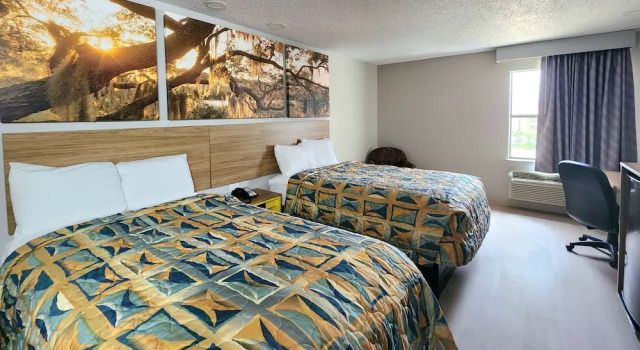 Четырёхместный люкс Days Inn by Wyndham Lafayette Scott